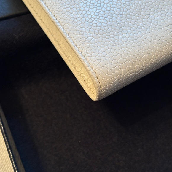 Chanel White Leather Wallet - Picture 4 of 16